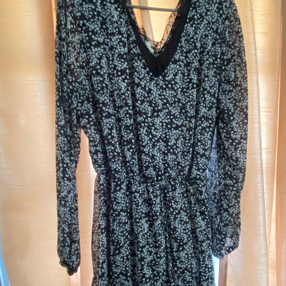 Dress. - Picture 2 of 3